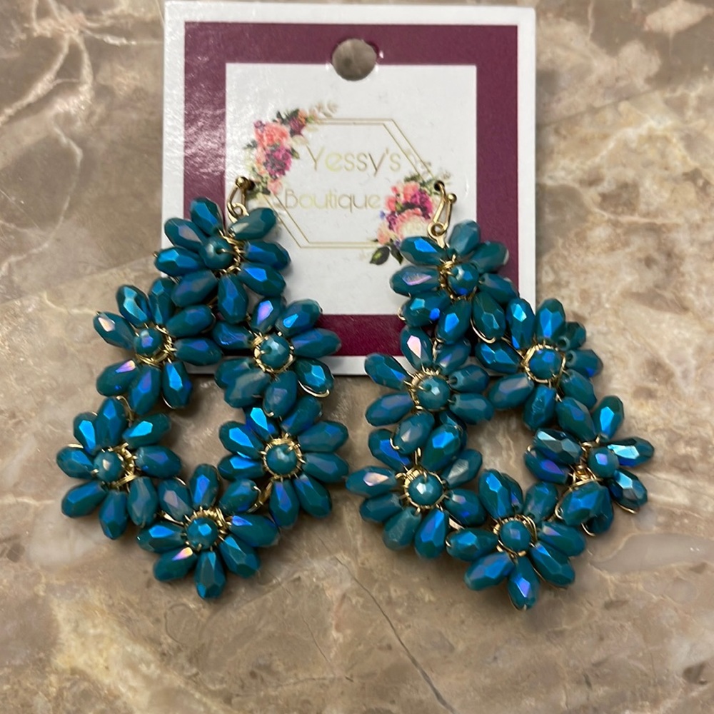 Brand new lightweight earrings!